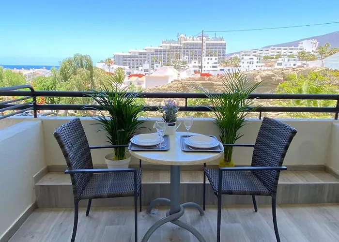 Enjoy A Sunny With Pool Next To The Sea Lägenhet *