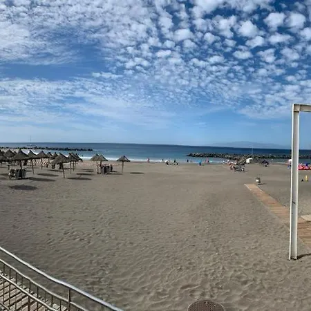 Enjoy A Sunny With Pool Next To The Sea אדחה